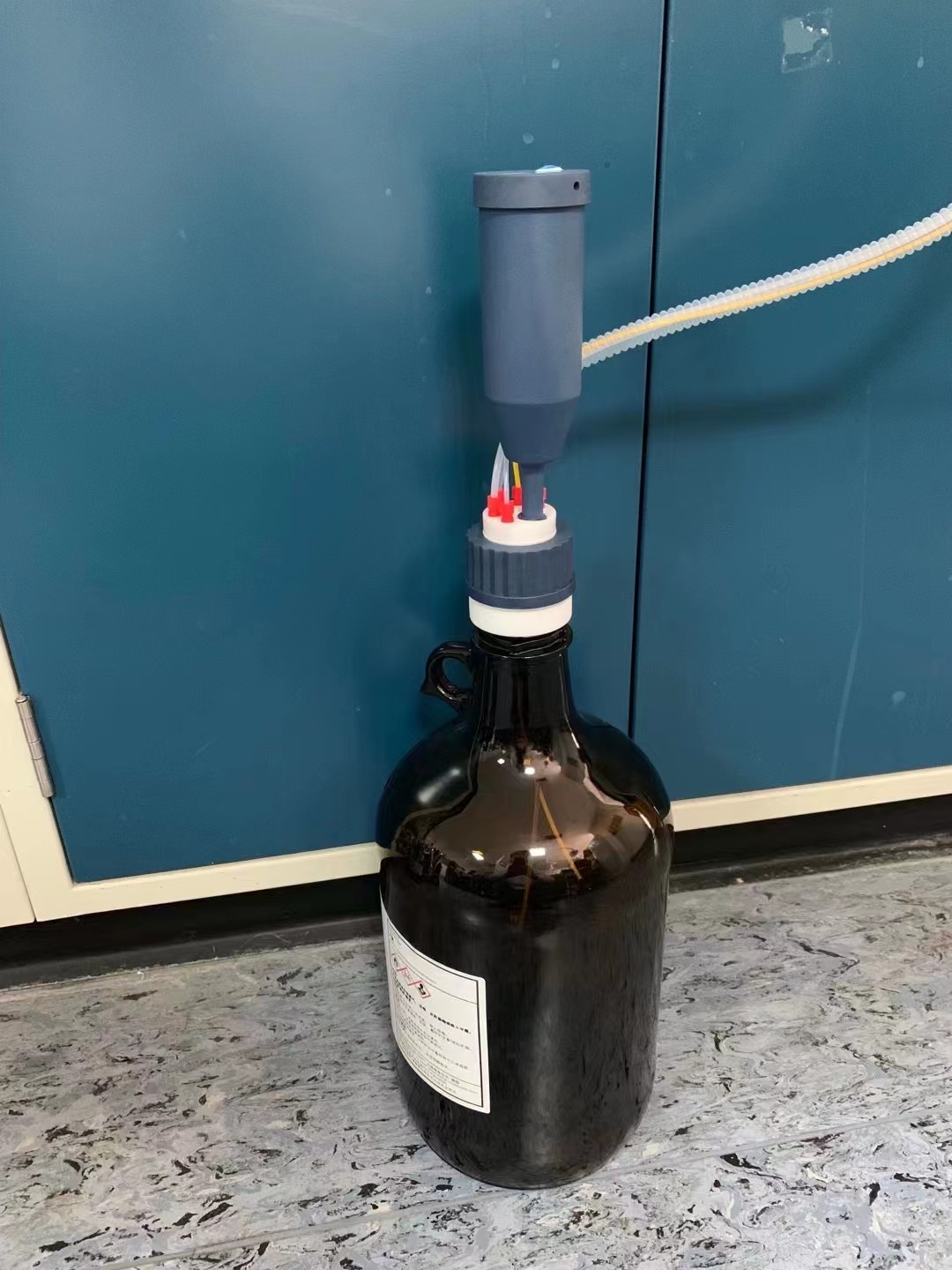 實驗室人員應具備哪些危險化學品安全知識？